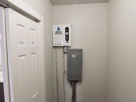 5th image of 459 E Lynwood St