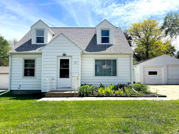 223 Hanna Blvd, Waterloo, IA 50701
