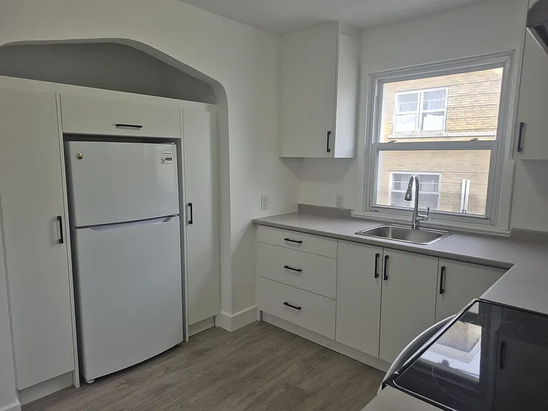 649 Rideau St #5 — Photo 11