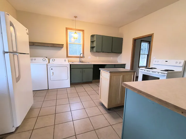 2705 College Dr — Photo 3