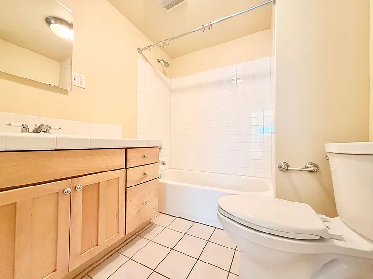 5319 NE 16th Ave — Photo 15