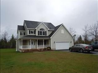 22 Huntington Ave, Morrisonville, NY 12962
