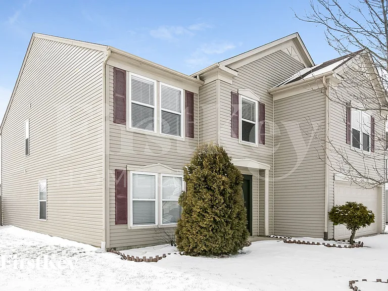 10019 Olympic Cir — Photo 2