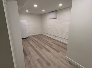 913 Forest Ave #1, Omaha, NE 68108