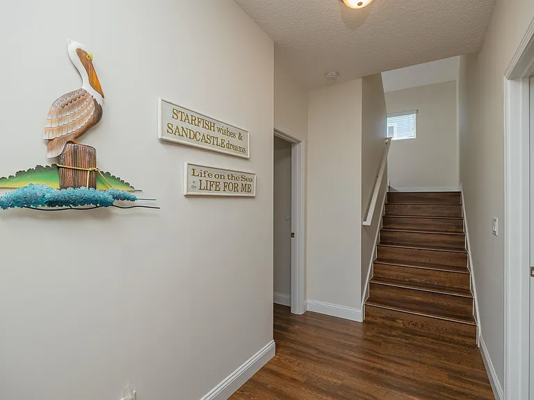 6832 Middleton Ave — Photo 29
