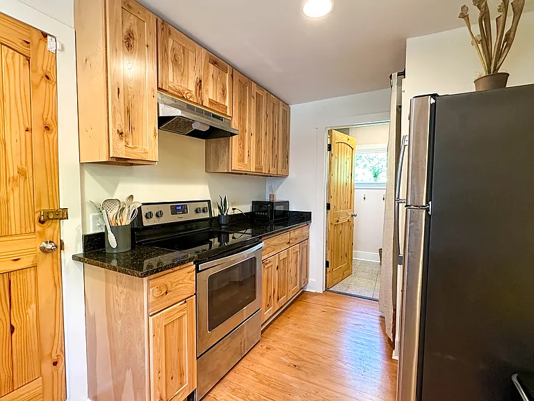 612 Church St — Photo 9
