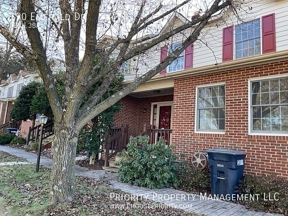 3rd image of 190 Emerald Dr