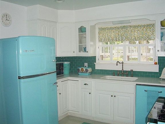 3rd image of 149 N Pelham Dr