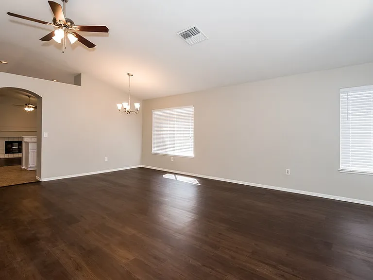 5213 Sequin Dr — Photo 2