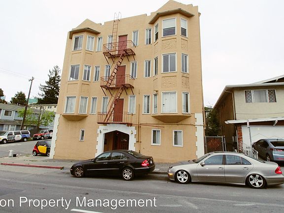 3rd image of 3201 Beaumont Ave Unit 22A