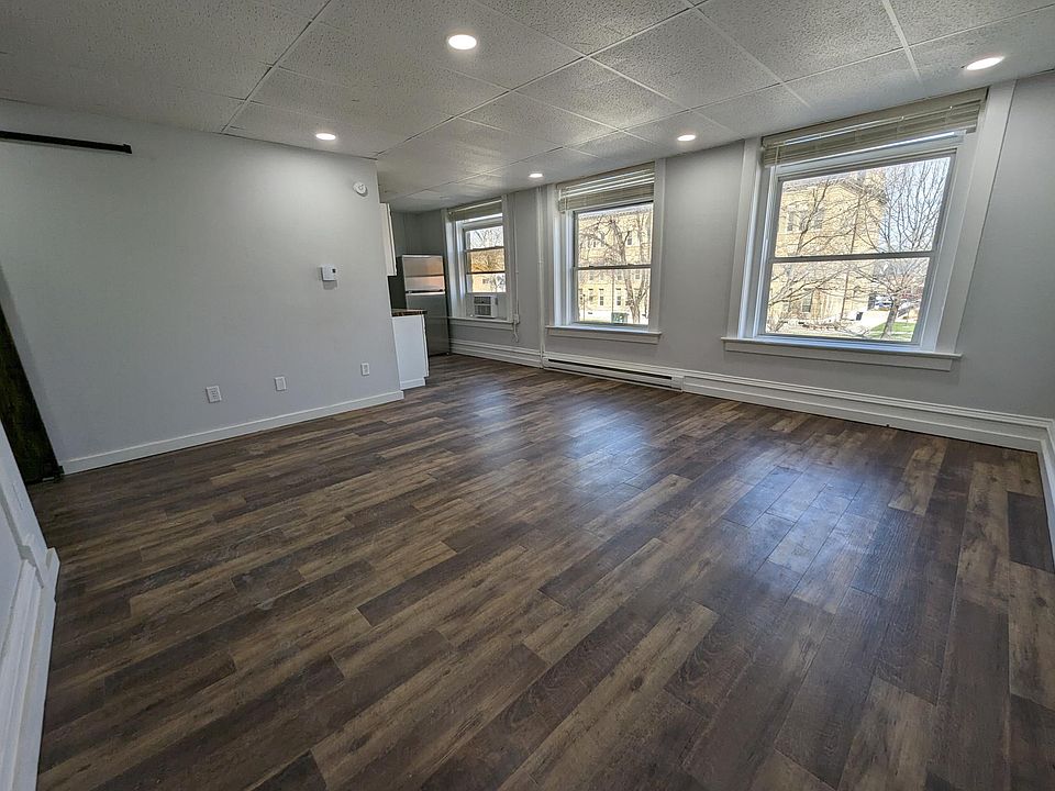 1st image of 124 S 2nd St