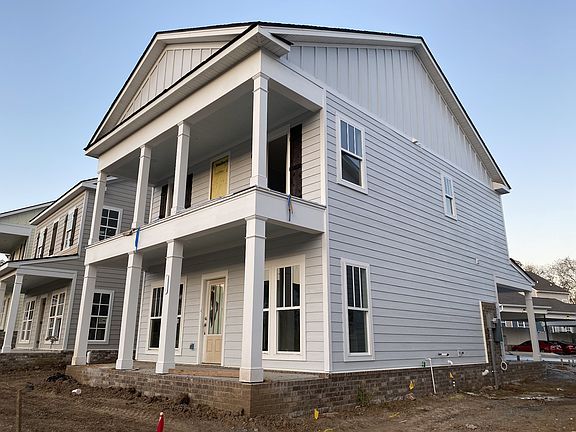 2nd image of 409 Corner Aly W
