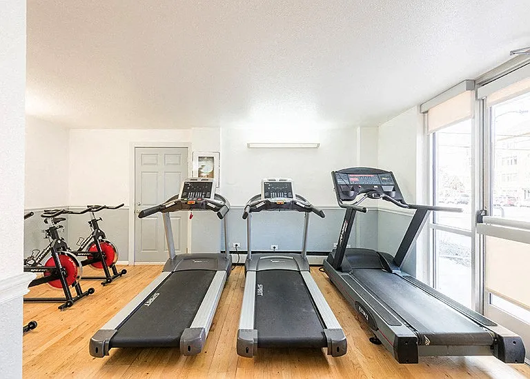 Latitude 40 — Photo 20