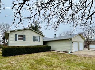 1904 Prairie St, Grinnell, IA 50112
