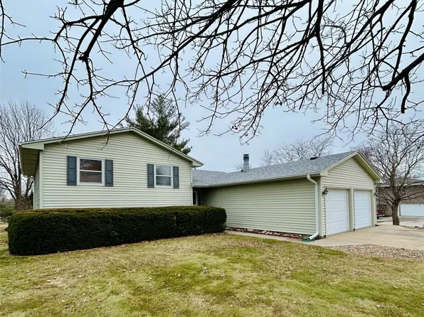 1904 Prairie St, Grinnell, IA 50112