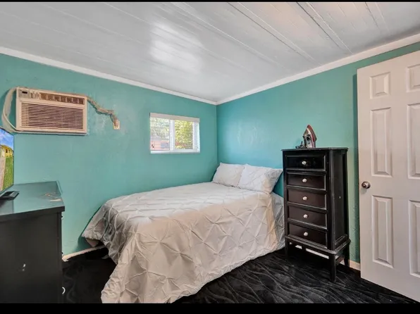 314 SW 76th Ter, North Lauderdale, FL 33068