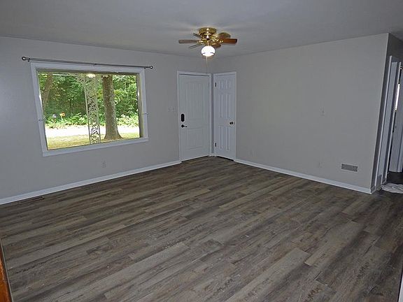 2nd image of 71 Shoshone Dr