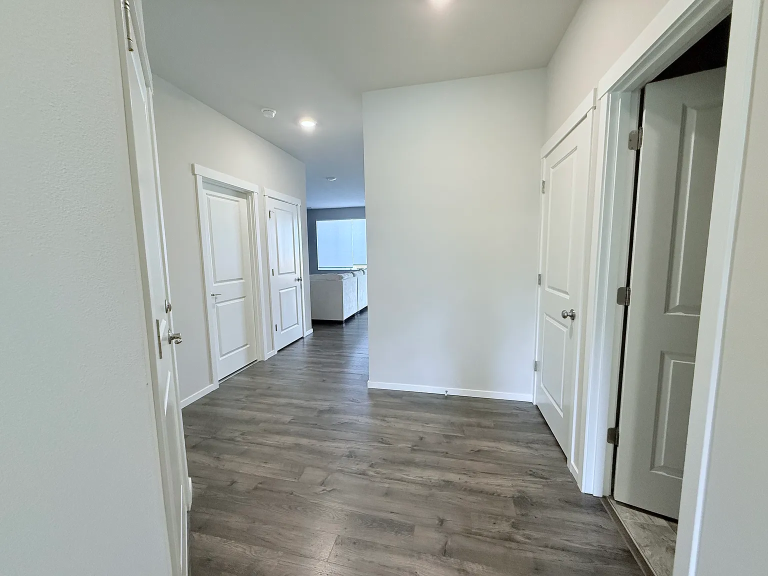 5 bed, 2552 sqft, $3,400 — Photo 4
