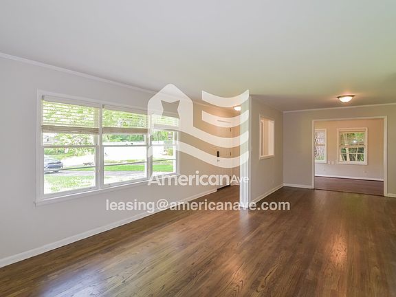 73716_005_living_room_13751350.jpg