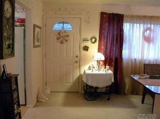 412 Grand Blvd, Deer Park, NY 11729