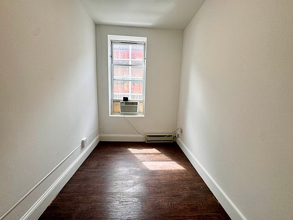 4th image of 361 W 52nd St APT 3