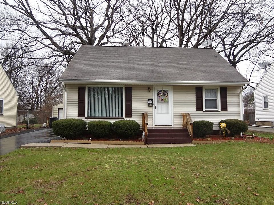 1st image of 1823 Beechwood St NE