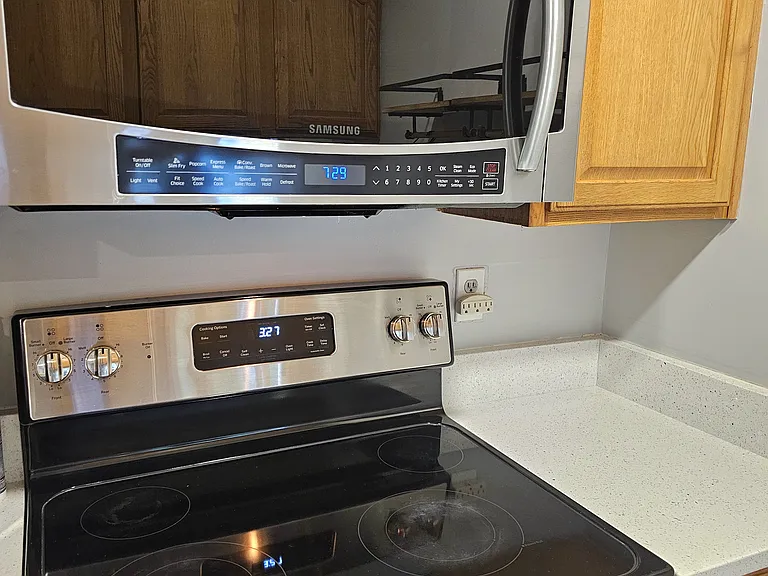 12167 Old Salem Ct — Photo 5