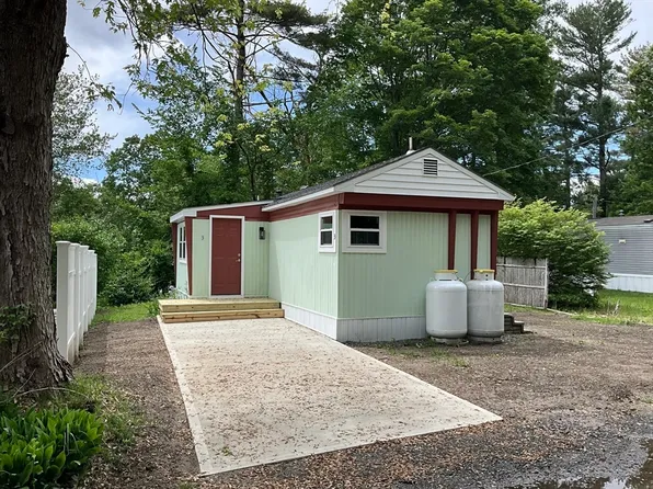 3 Pine Hill Dr, Palmer, MA 01069