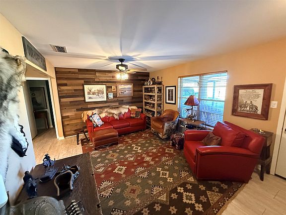 3rd image of 351 Bosque Bend Ln