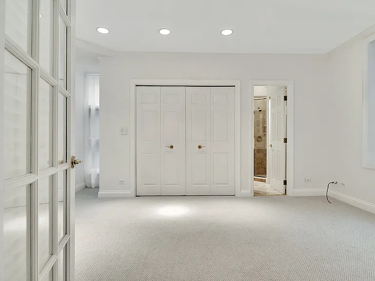 1228 N Dearborn St #2 — Photo 23