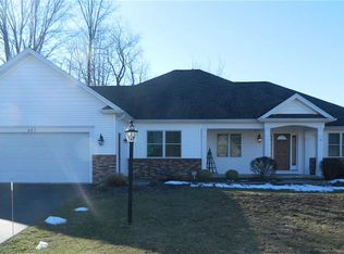 487 Wood Harbor Trl, Webster, NY 14580