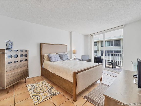 3rd image of 1228 West Ave APT 1514