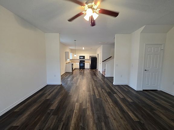 3rd image of 6114 Lacey Oak Dr