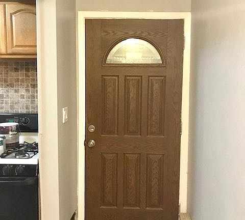 3rd image of 629 Ionia Ave #1