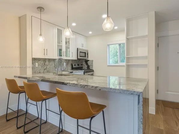 7707 Camino Real #B-205, Miami, FL 33143