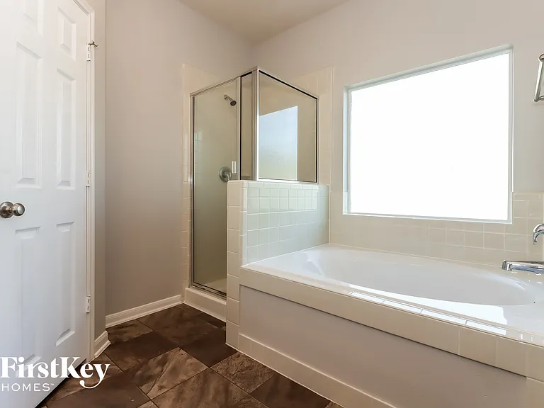 8330 Hampton Bay Dr — Photo 10