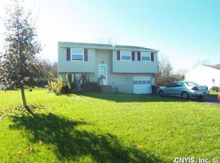 6012 Darby Rd, Cicero, NY 13039