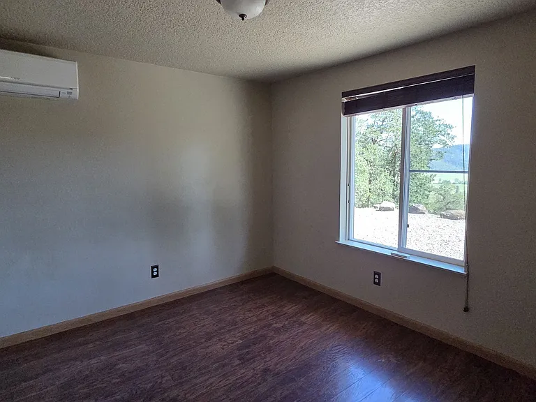 941 Colonial Rd — Photo 15
