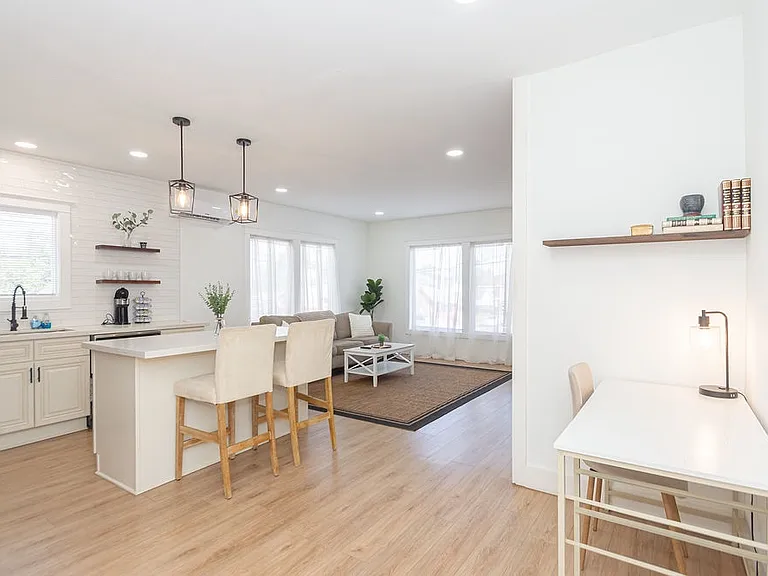 102 S Lockwood Dr #3 — Photo 5