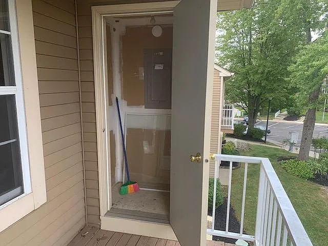 443 Thornwood Dr — Photo 12