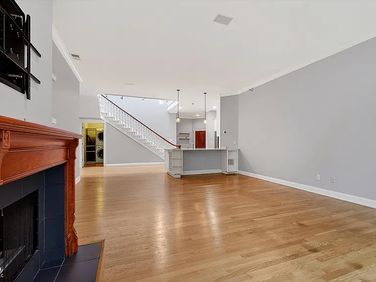 706 Massachusetts Ave #203 — Photo 13