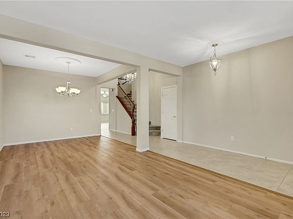 3rd image of 7819 Castle Rock Peak St