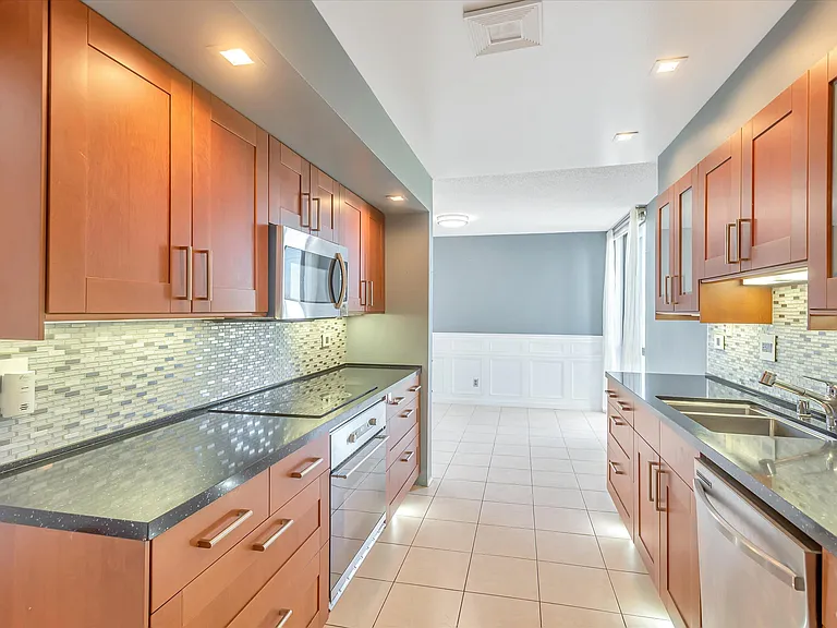 651 Port Dr #208 — Photo 5