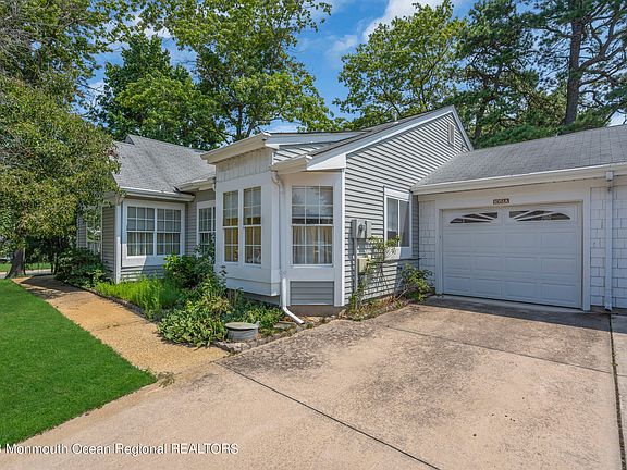 3rd image of 1051A Buckingham Drive