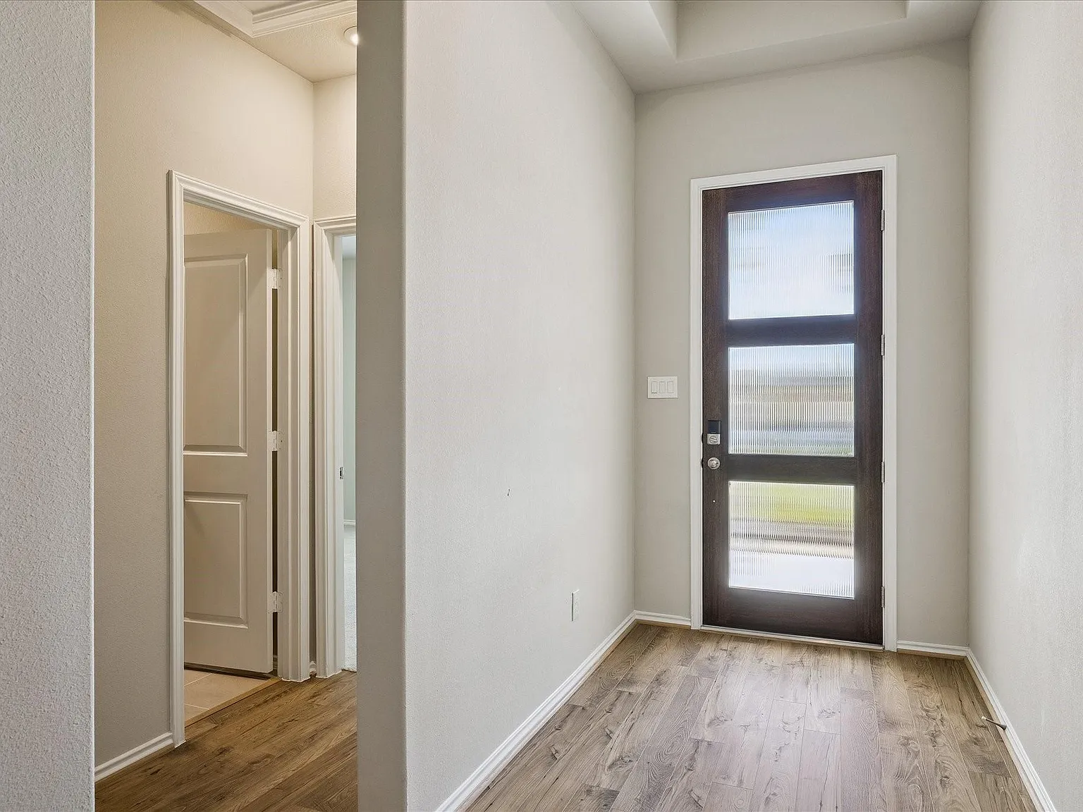 4 bed, 3.0 bath, 2750 sqft, $3,700 — Photo 3