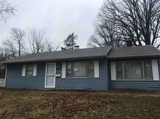 211 E Crown Ln, Fort Wayne, IN 46816