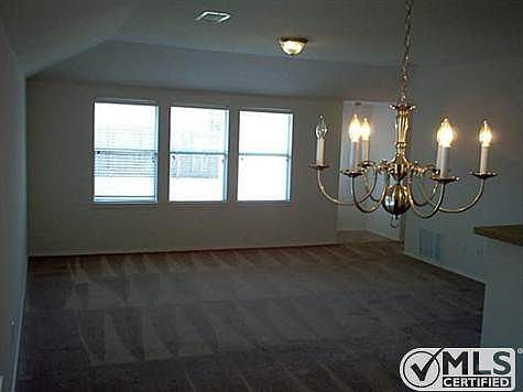 5th image of 1127 Blue Jay Dr