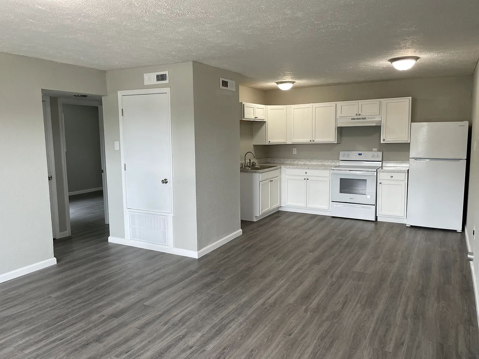 Old Hickory Apartments — Photo 2