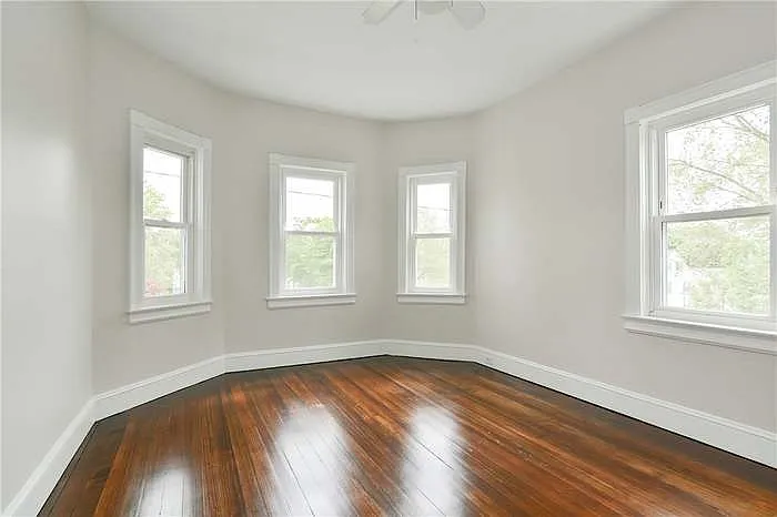 13 Siegel St — Photo 4
