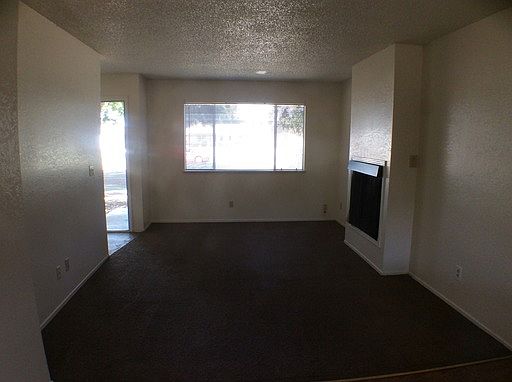 4th image of 2517 W Chestnut Ct